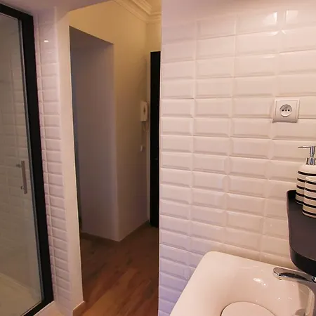 2 Pieces Vagliano